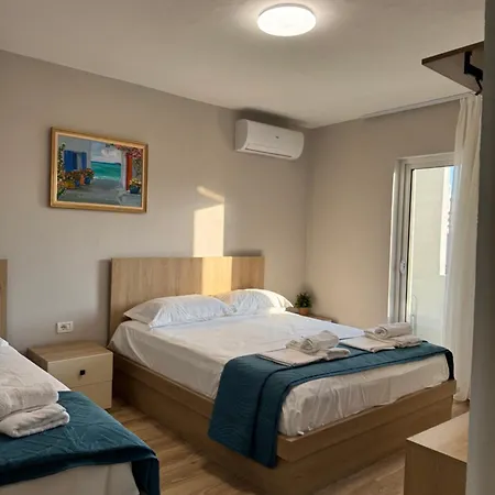 Stylish Renovated Flat With 2 Balconies & Great Natural Light