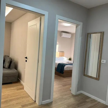 Stylish Renovated Flat With 2 Balconies & Great Natural Light Apartment